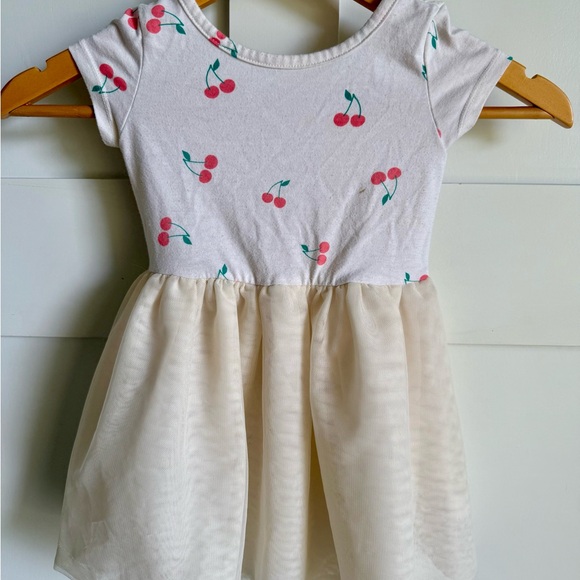 Girls Old Navy White and Cream Cherry Print Tulle Skirt Dress Size 2T 🍒 - Picture 1 of 4